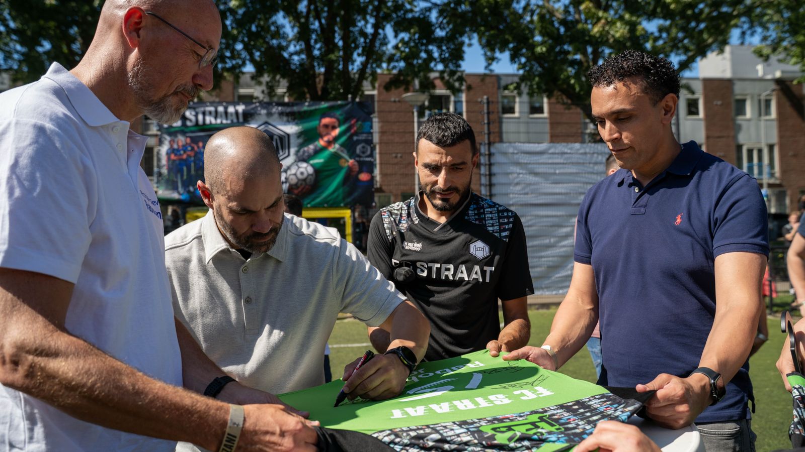 Ondertekening door alle partijen