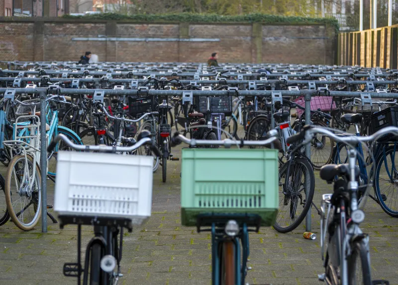 fietsenstalling van een middelbare school
